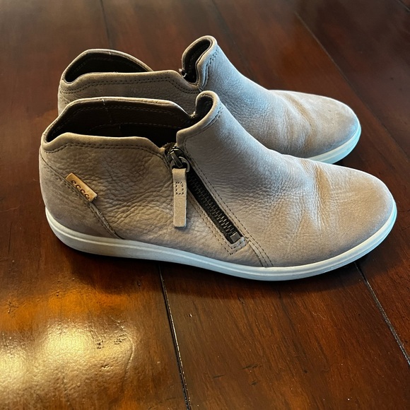 Ecco leather casual booties, gray, size 6 - Picture 2 of 6